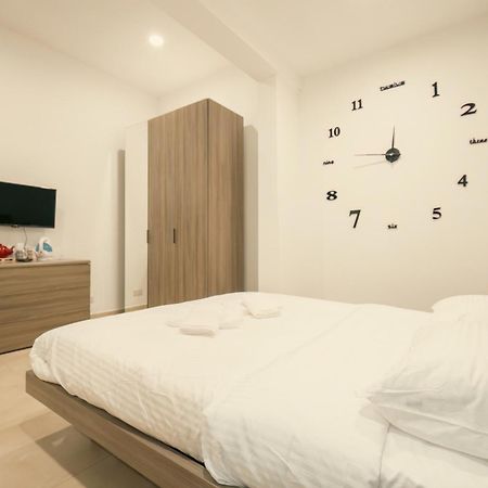 Sliema Central O'Clock B&B Malta Esterno foto