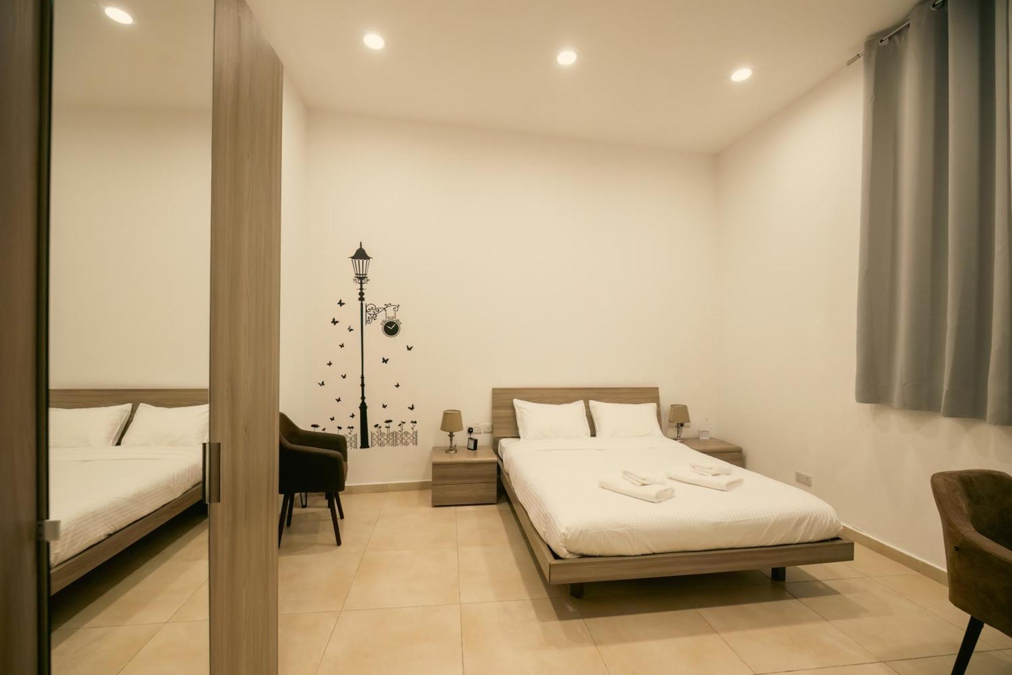 Sliema Central O'Clock B&B Malta Esterno foto