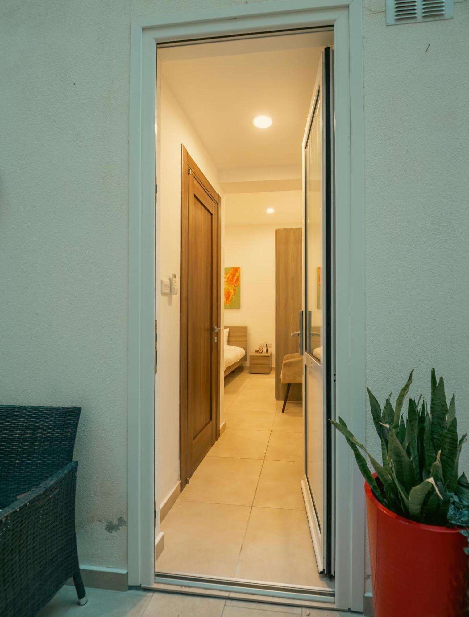 Sliema Central O'Clock B&B Malta Esterno foto